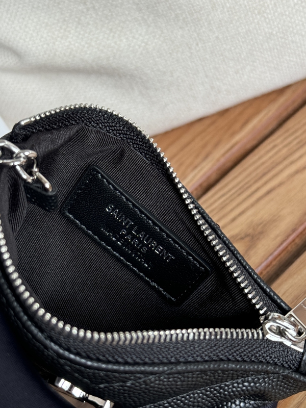 イヴサンローラン財布全体デザイン